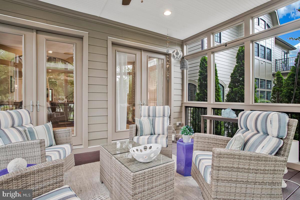 CROWN FARM - Residential