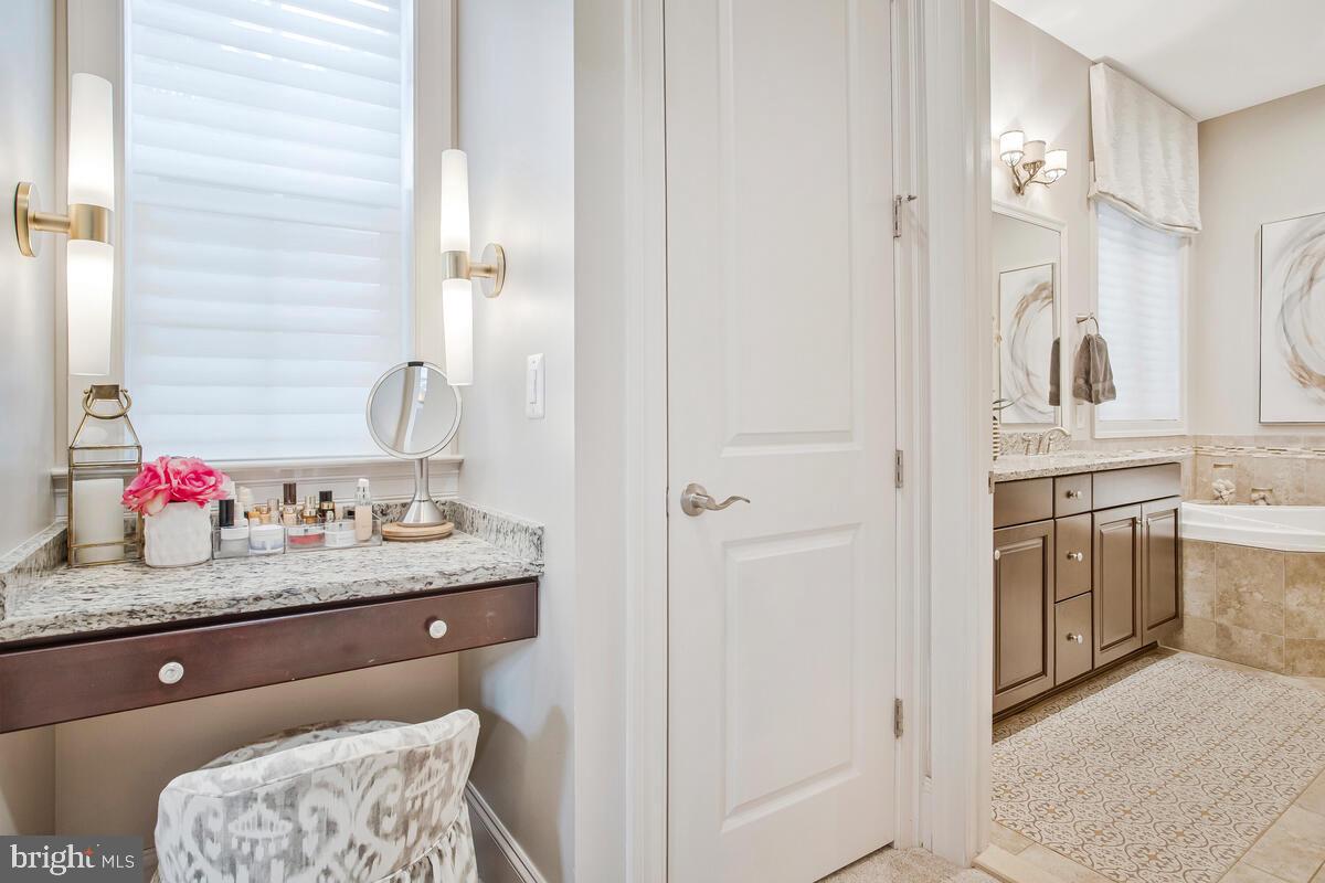 CROWN FARM - Residential