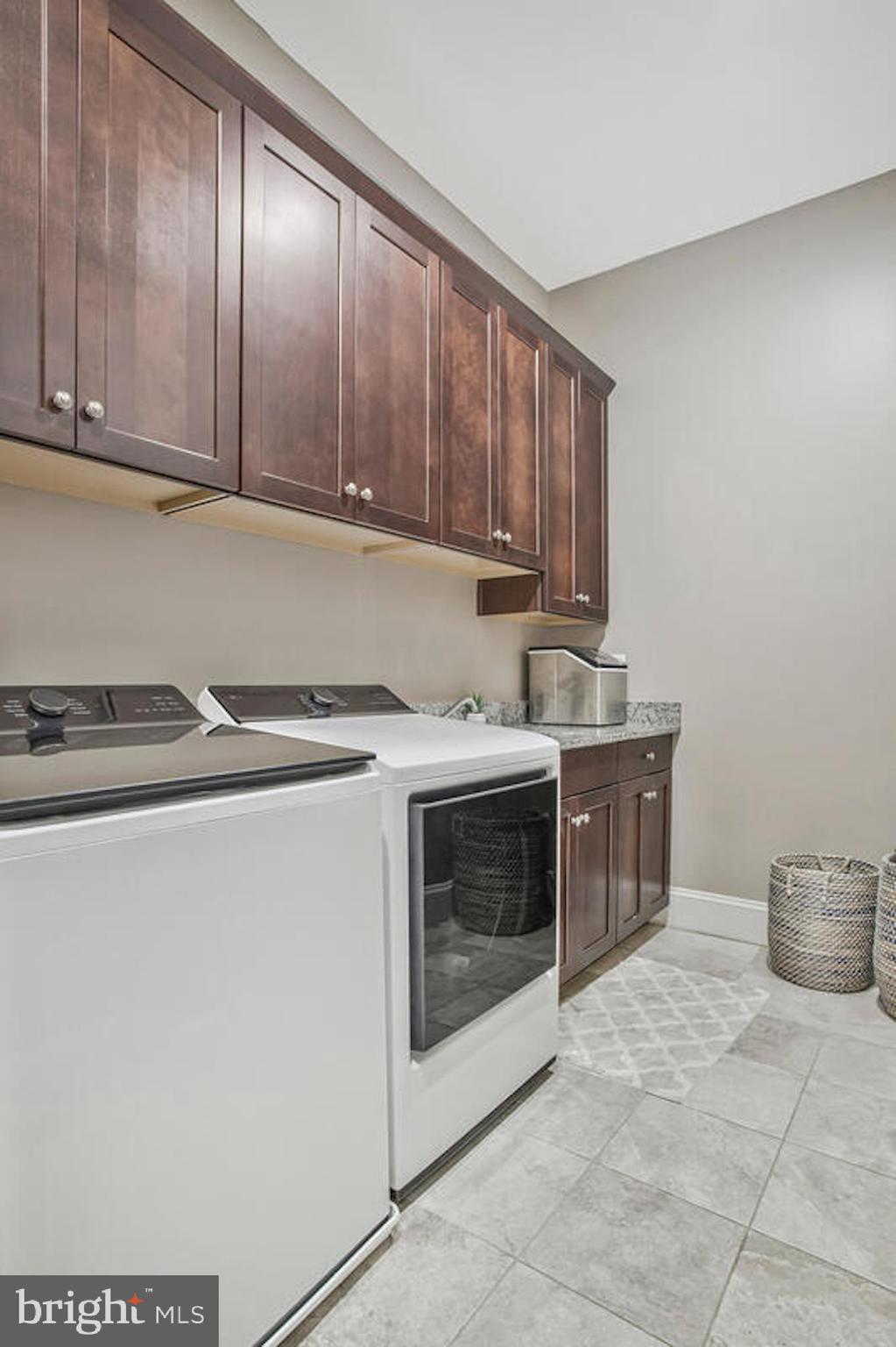 CROWN FARM - Residential