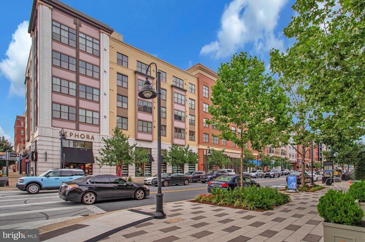 CROWN FARM - Residential