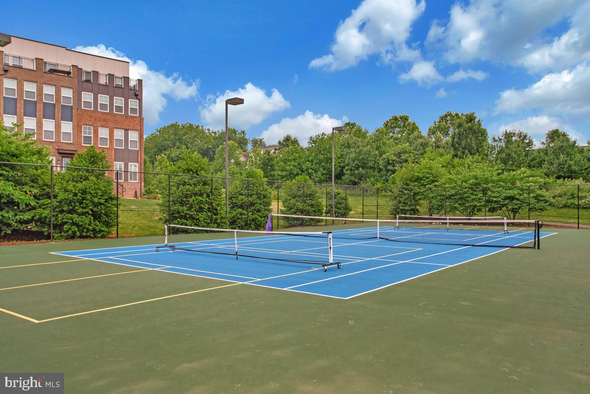 CROWN FARM - Residential