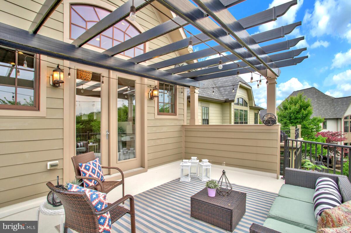 CROWN FARM - Residential