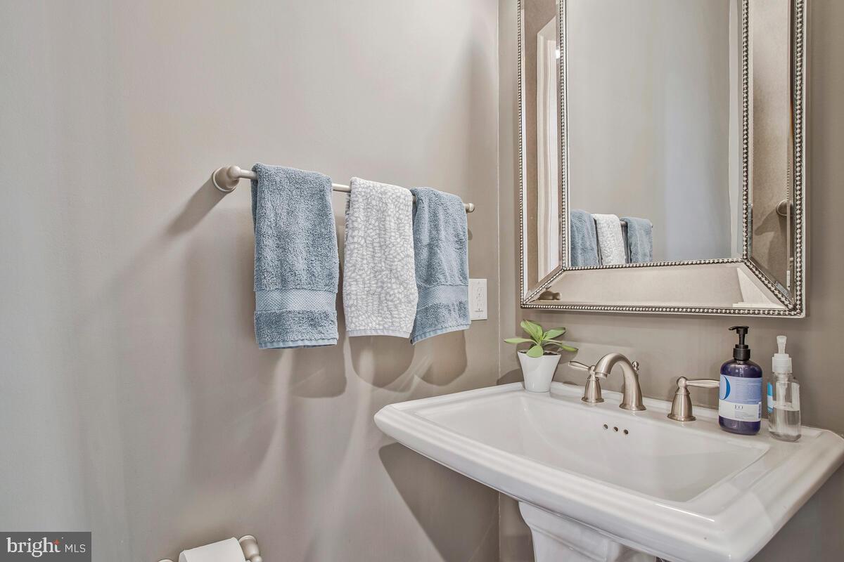 CROWN FARM - Residential