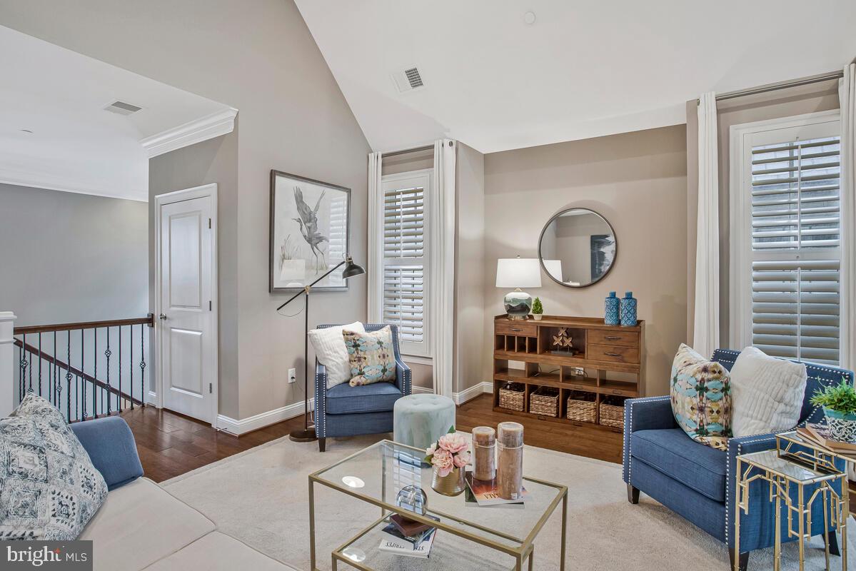 CROWN FARM - Residential