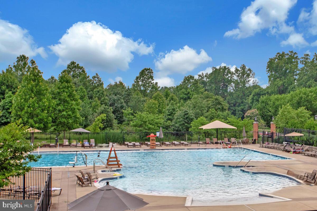 CROWN FARM - Residential