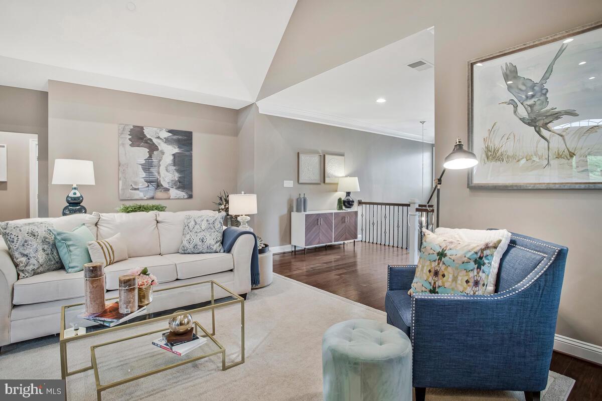 CROWN FARM - Residential