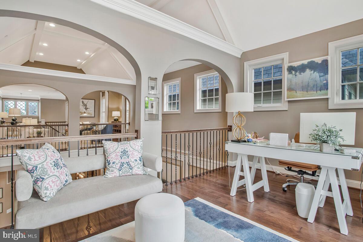 CROWN FARM - Residential