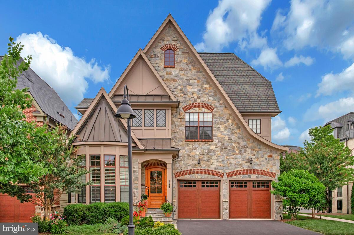 CROWN FARM - Residential