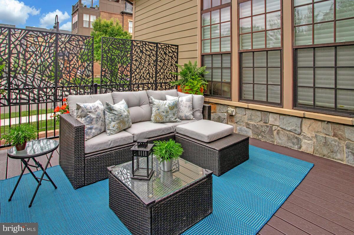 CROWN FARM - Residential