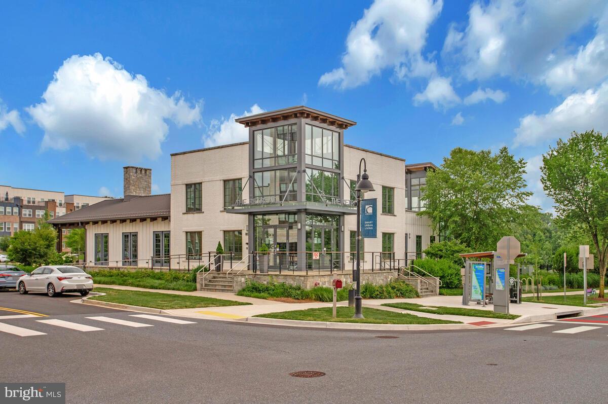 CROWN FARM - Residential