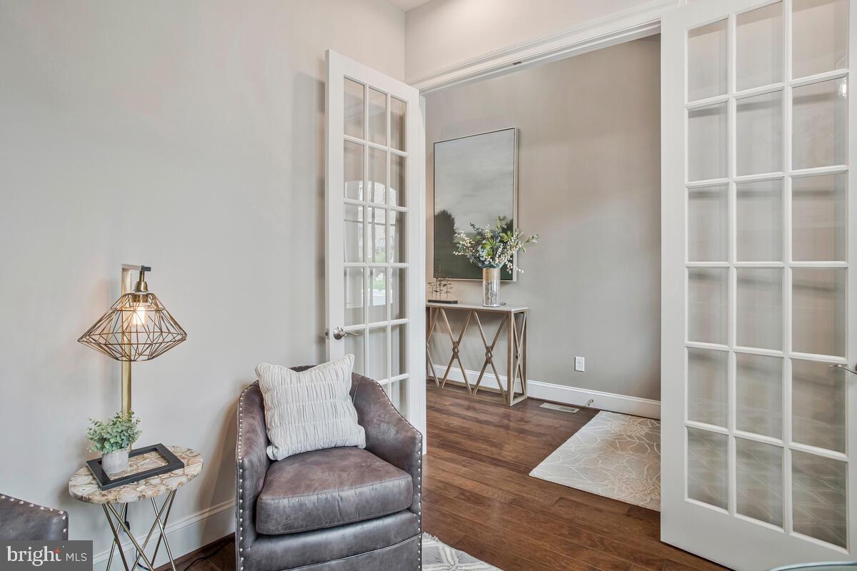 CROWN FARM - Residential