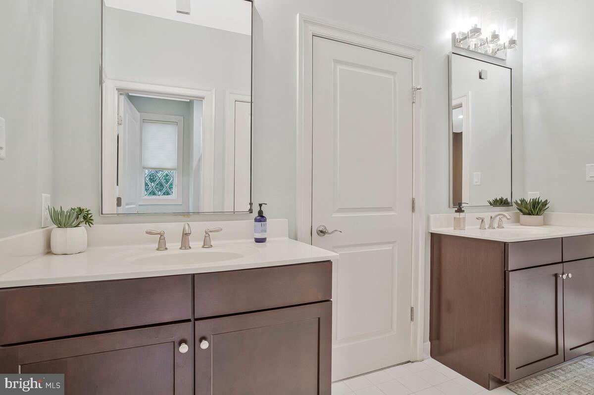 CROWN FARM - Residential