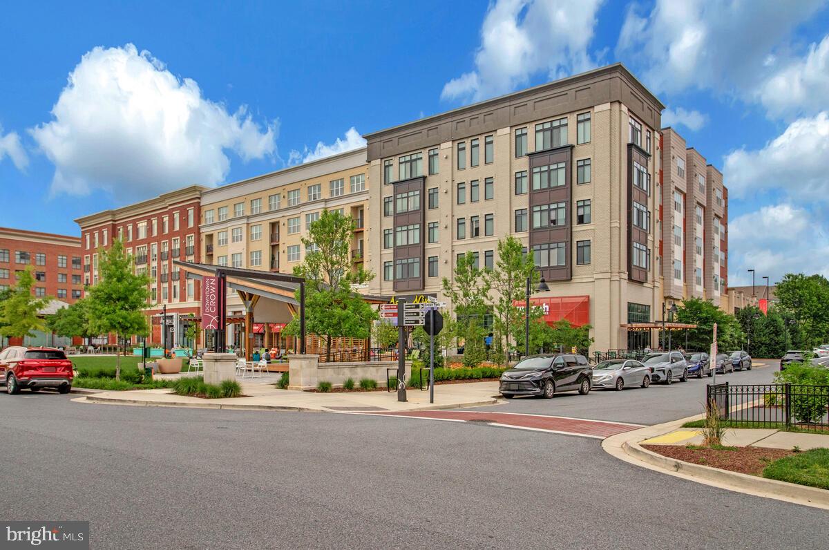 CROWN FARM - Residential