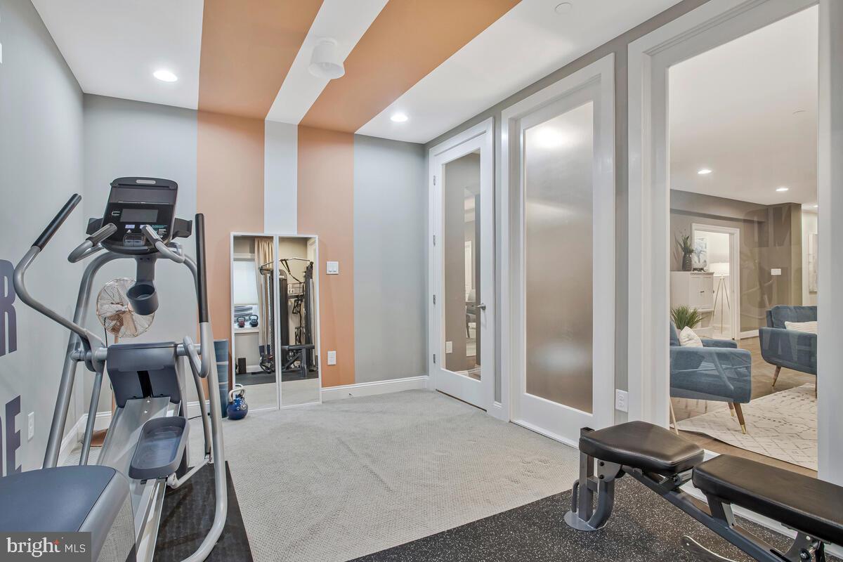 CROWN FARM - Residential