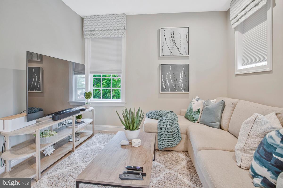 CROWN FARM - Residential