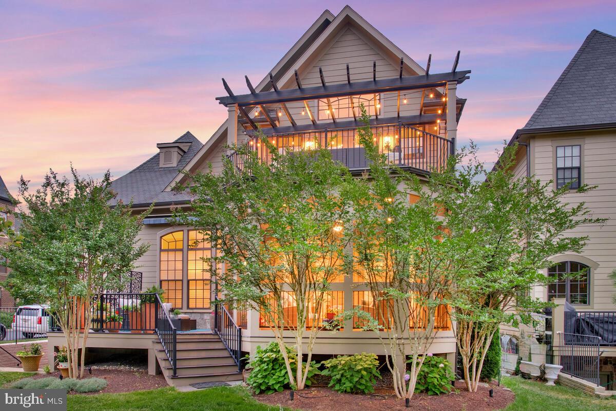 CROWN FARM - Residential