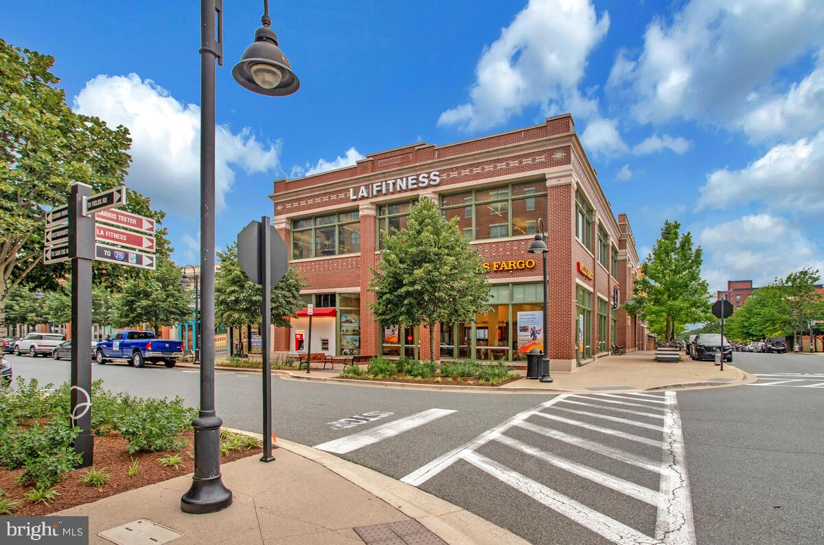 CROWN FARM - Residential