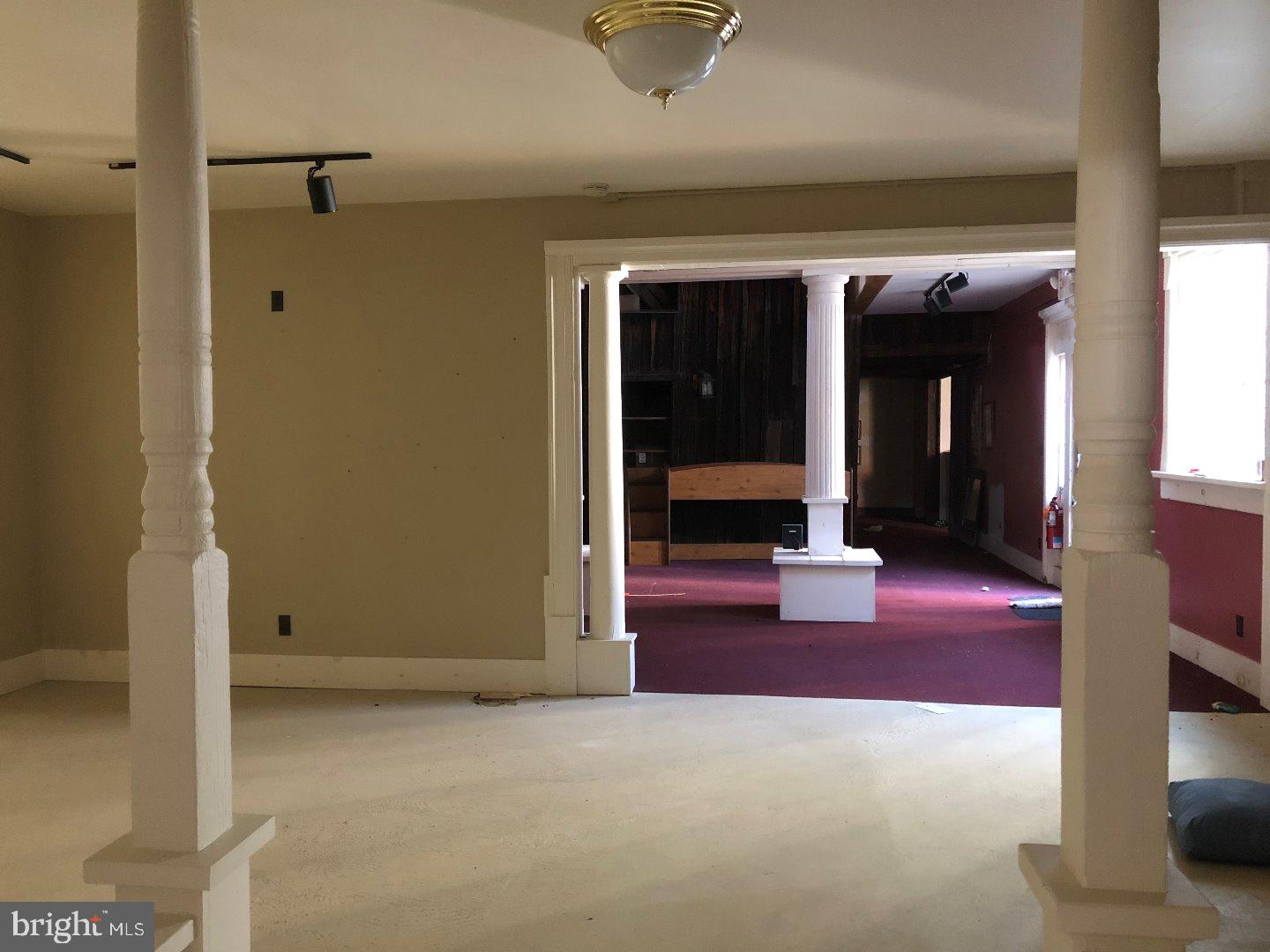 DANVILLE - Commercial Sale