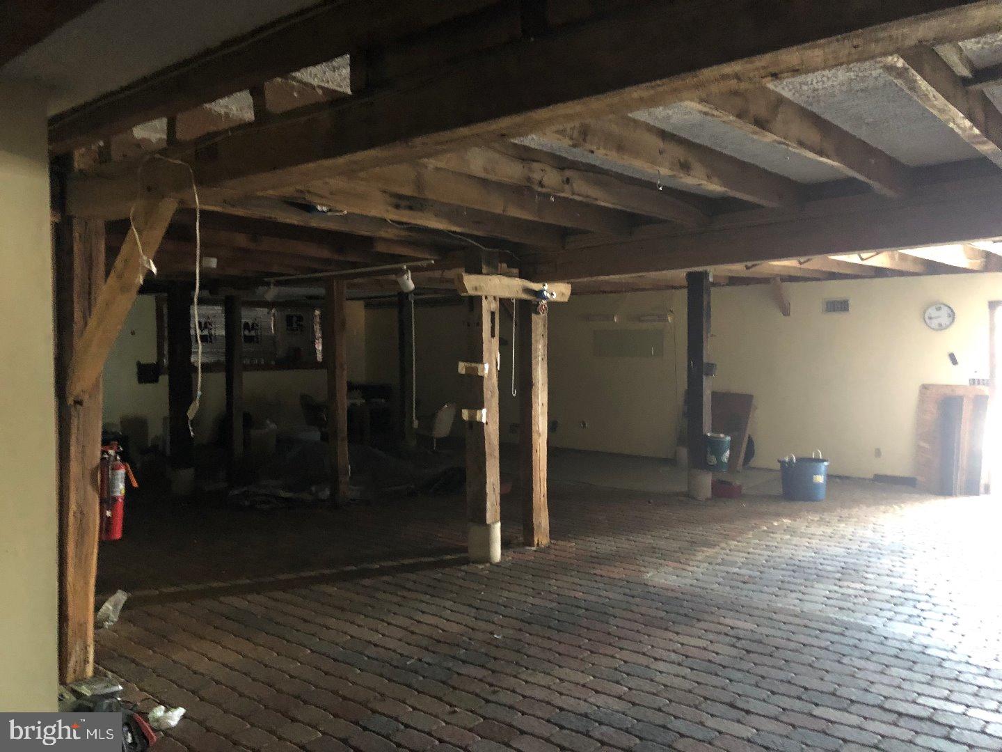 DANVILLE - Commercial Sale