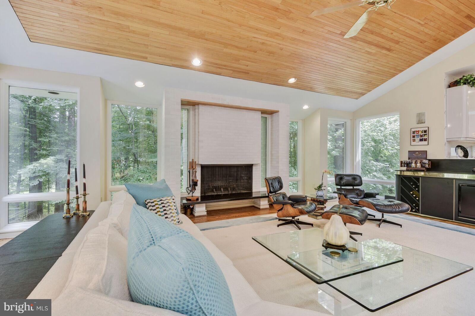 VALLEY GATE - Residential