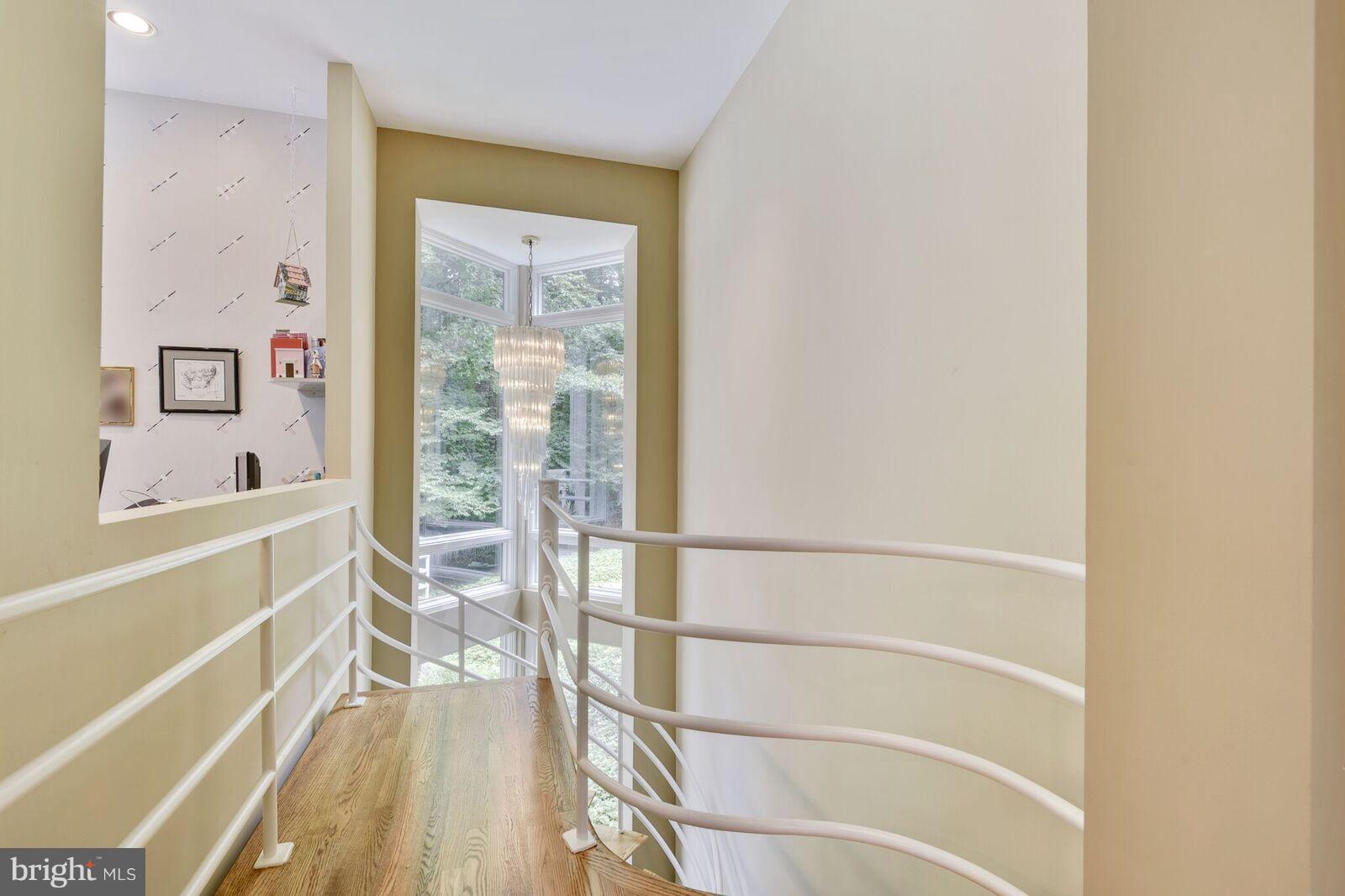 VALLEY GATE - Residential