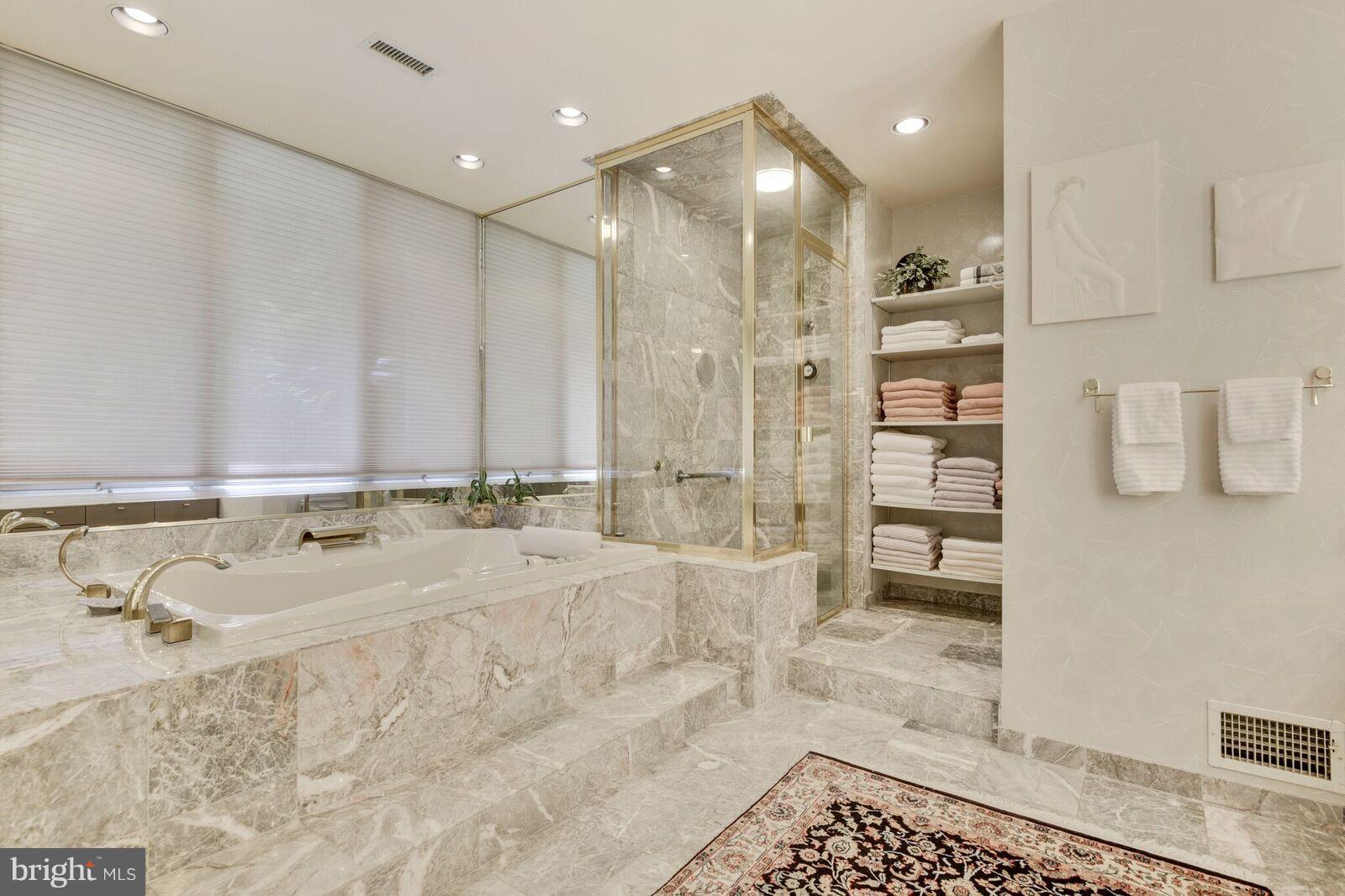 VALLEY GATE - Residential