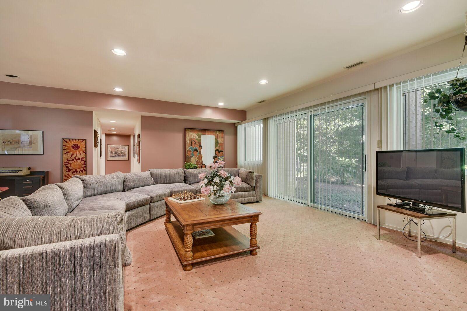 VALLEY GATE - Residential