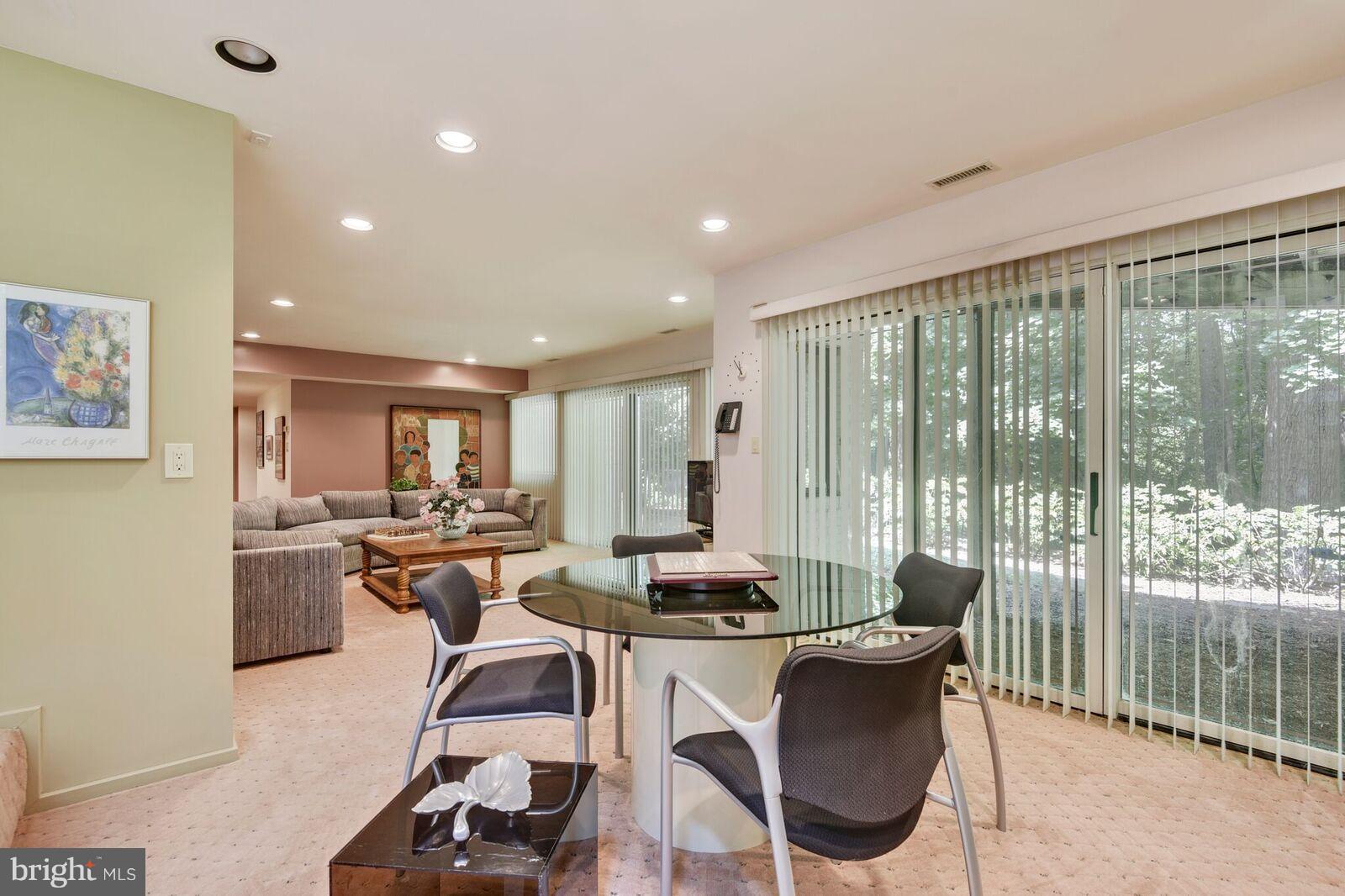 VALLEY GATE - Residential