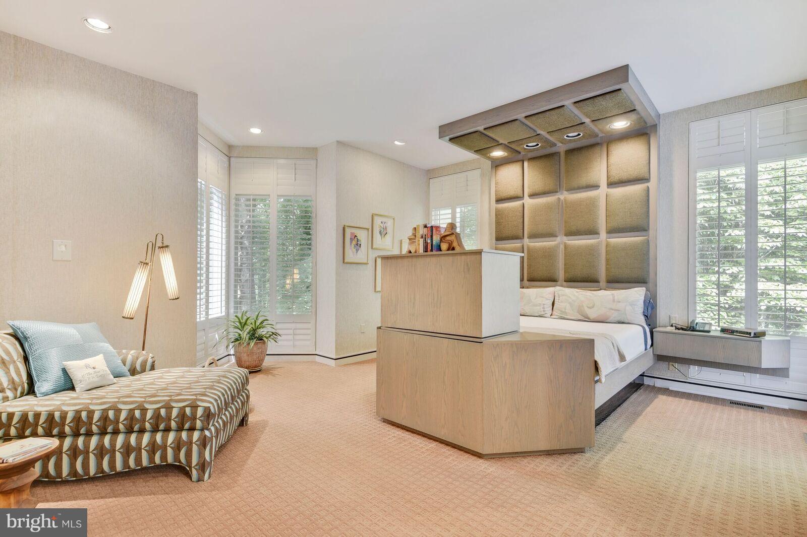 VALLEY GATE - Residential