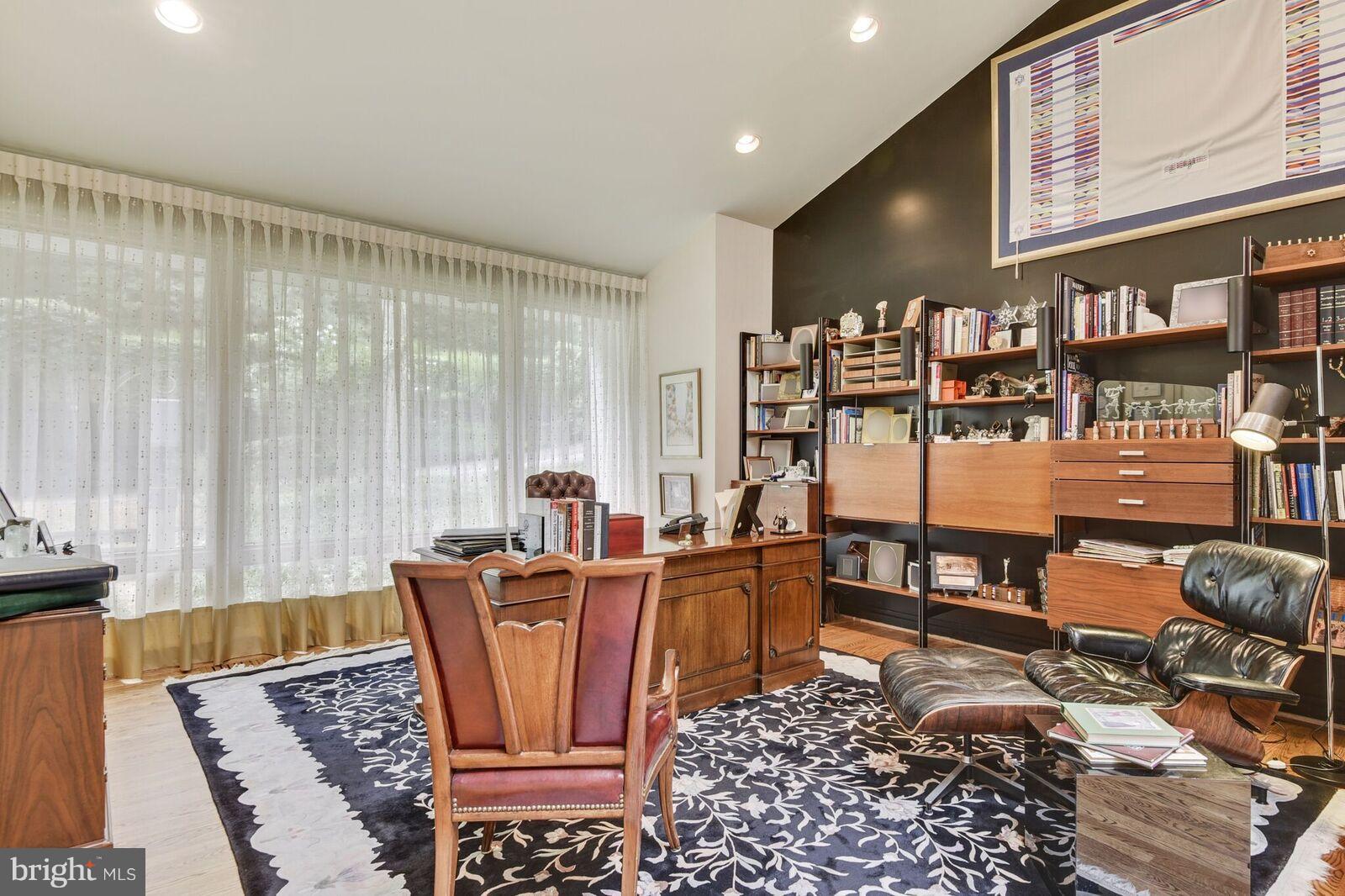 VALLEY GATE - Residential