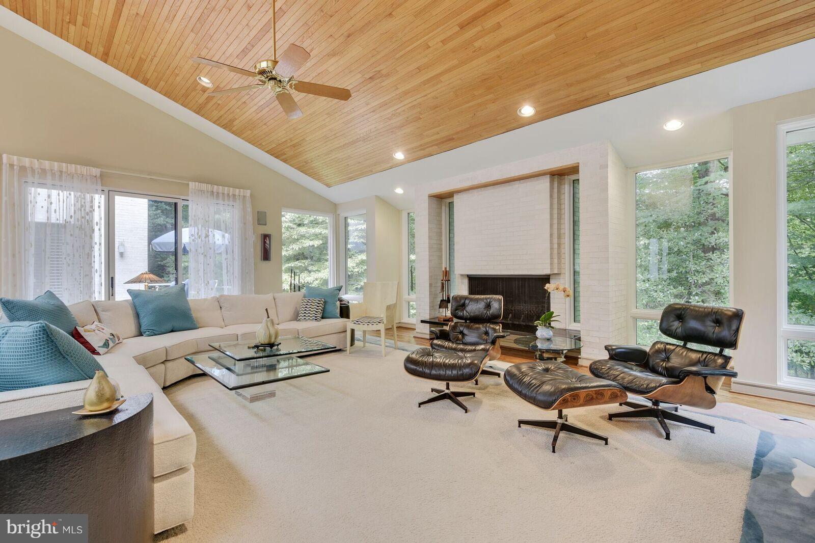 VALLEY GATE - Residential