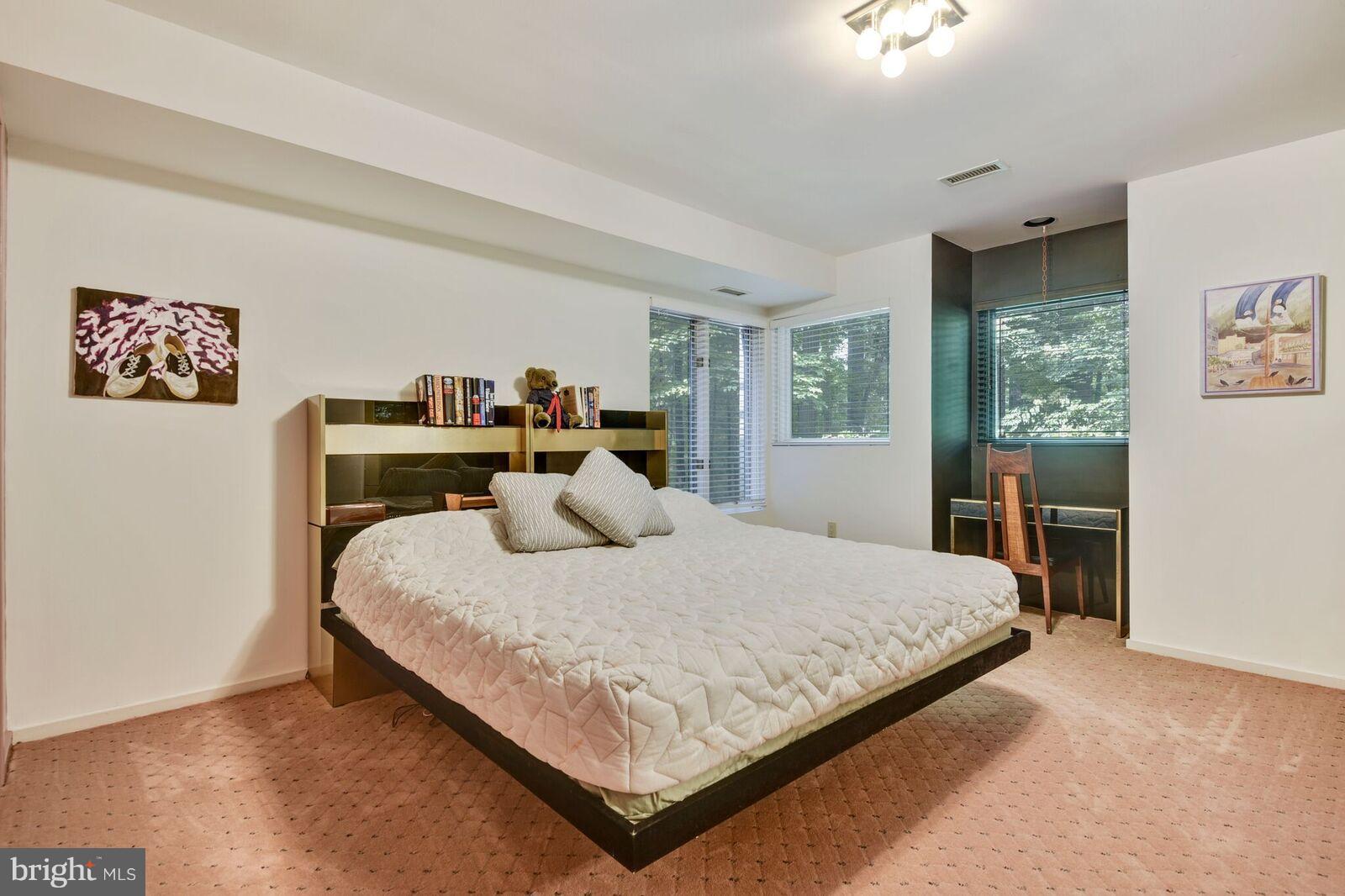 VALLEY GATE - Residential