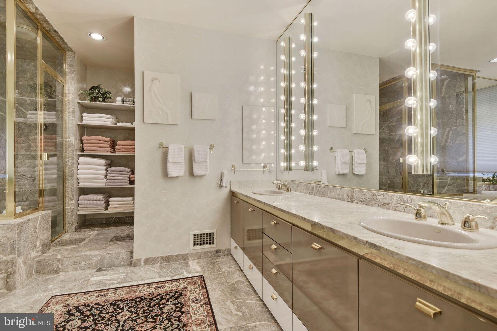 VALLEY GATE - Residential