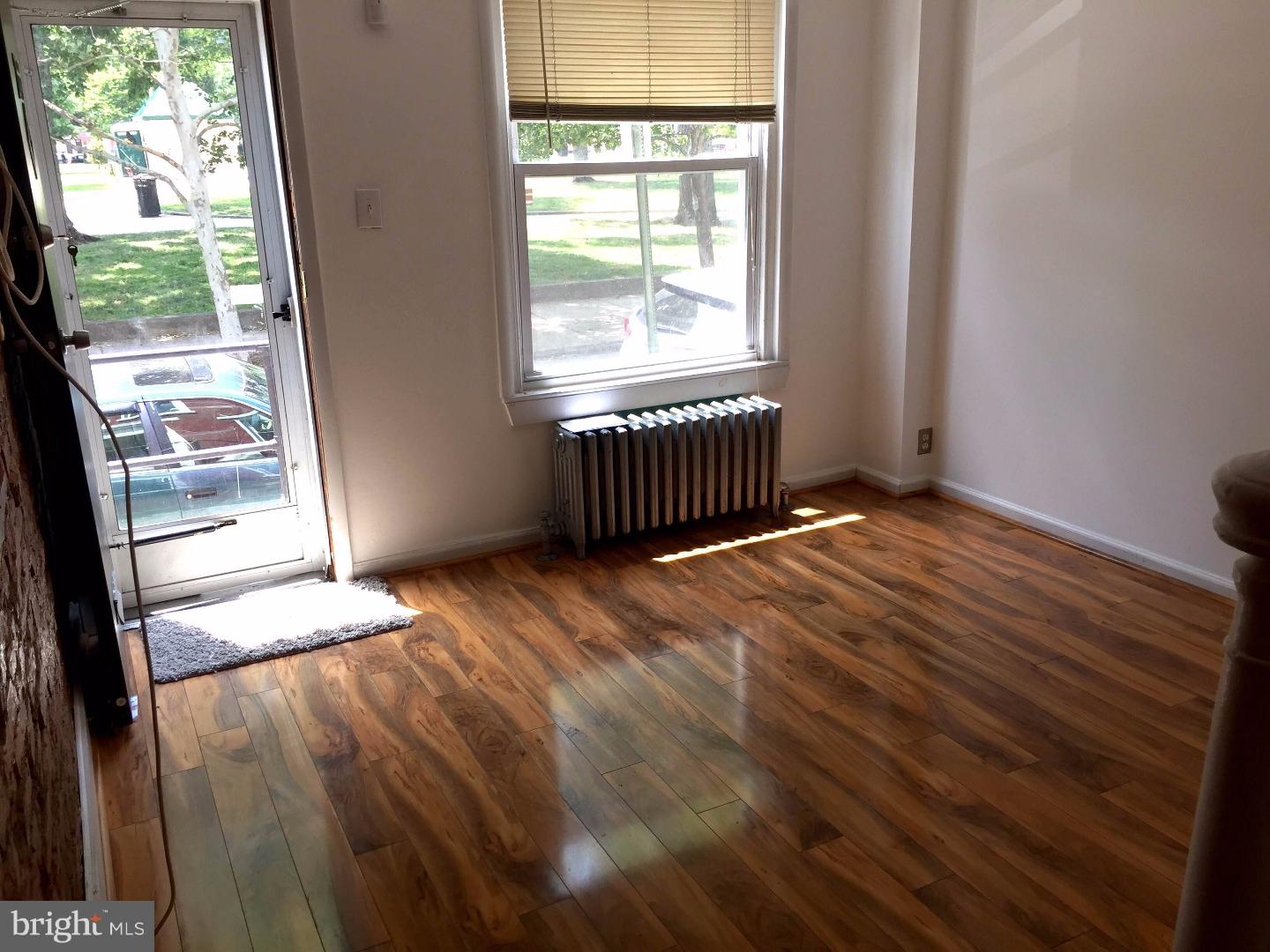PORT RICHMOND - Residential Lease