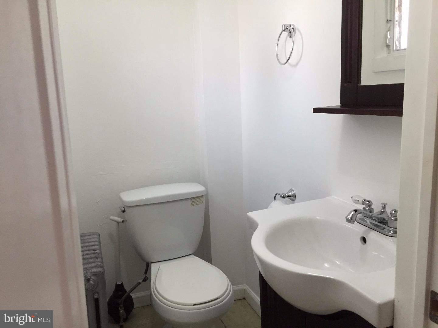 PORT RICHMOND - Residential Lease