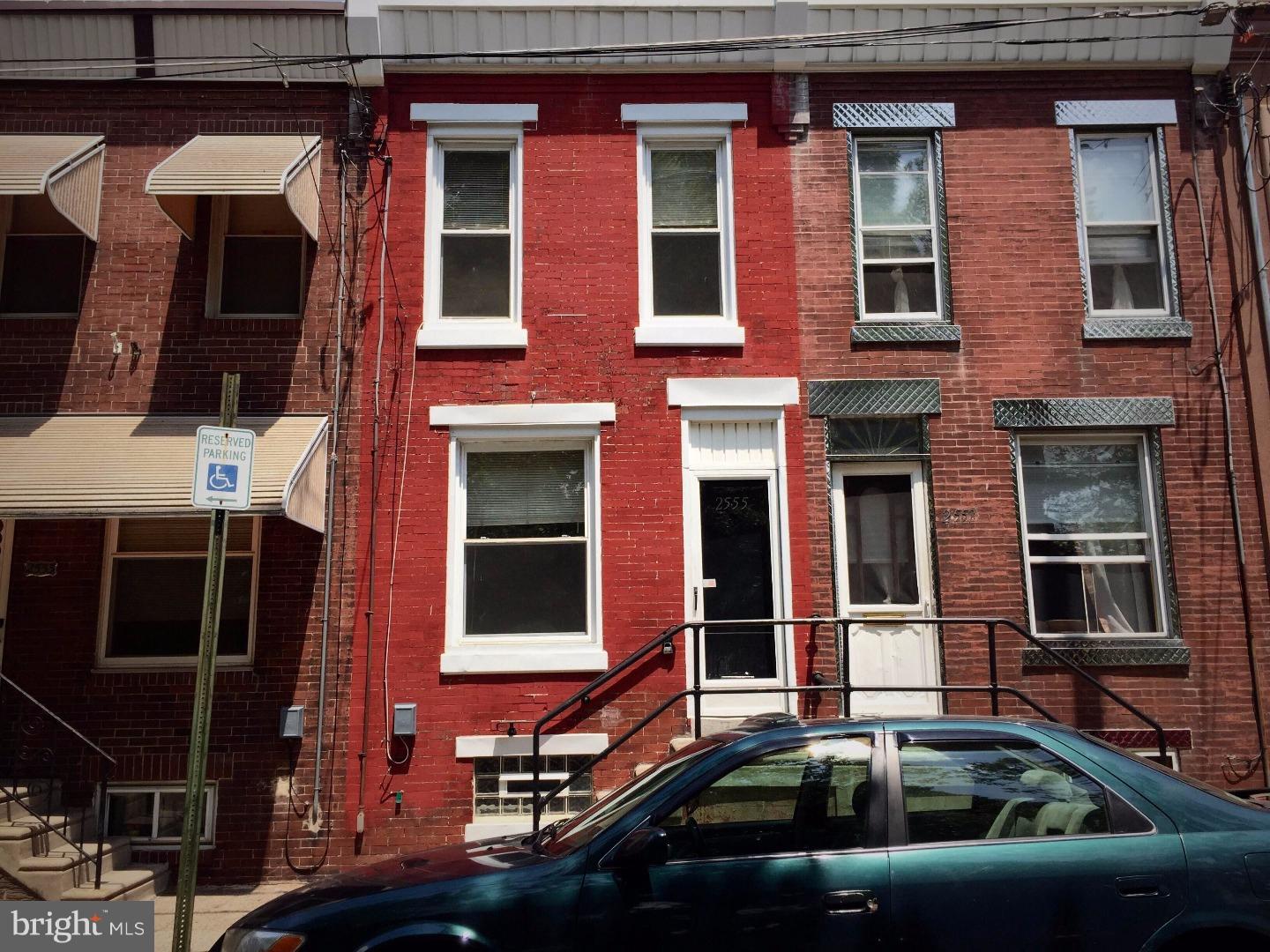 PORT RICHMOND - Residential Lease