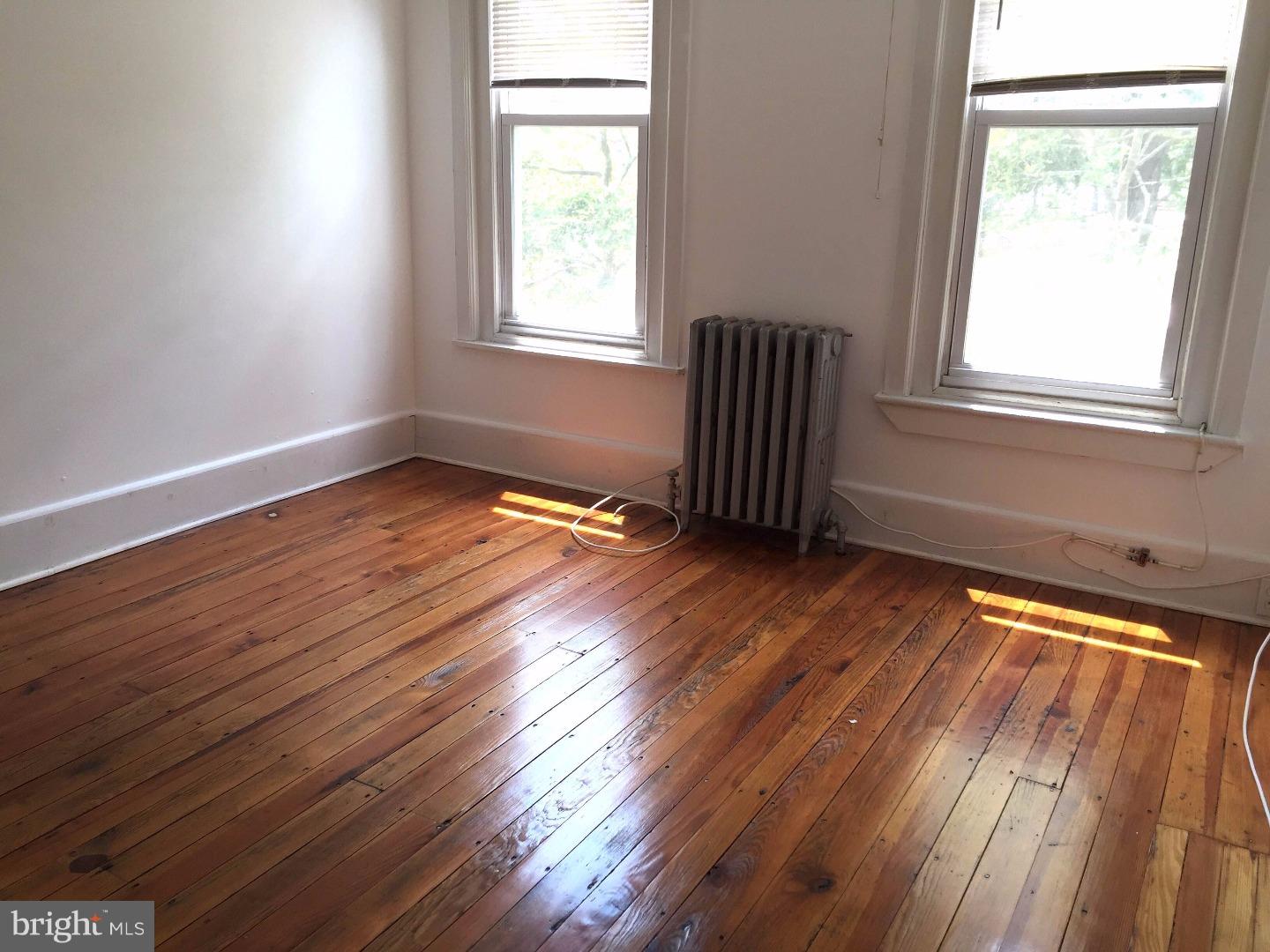 PORT RICHMOND - Residential Lease