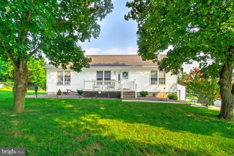 Homes For Sale - 93 Kennick Drive<br/> York County, WINDSOR, PA 17366