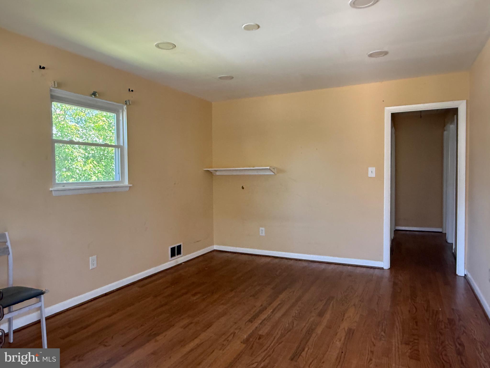 CATONSVILLE MANOR - Residential