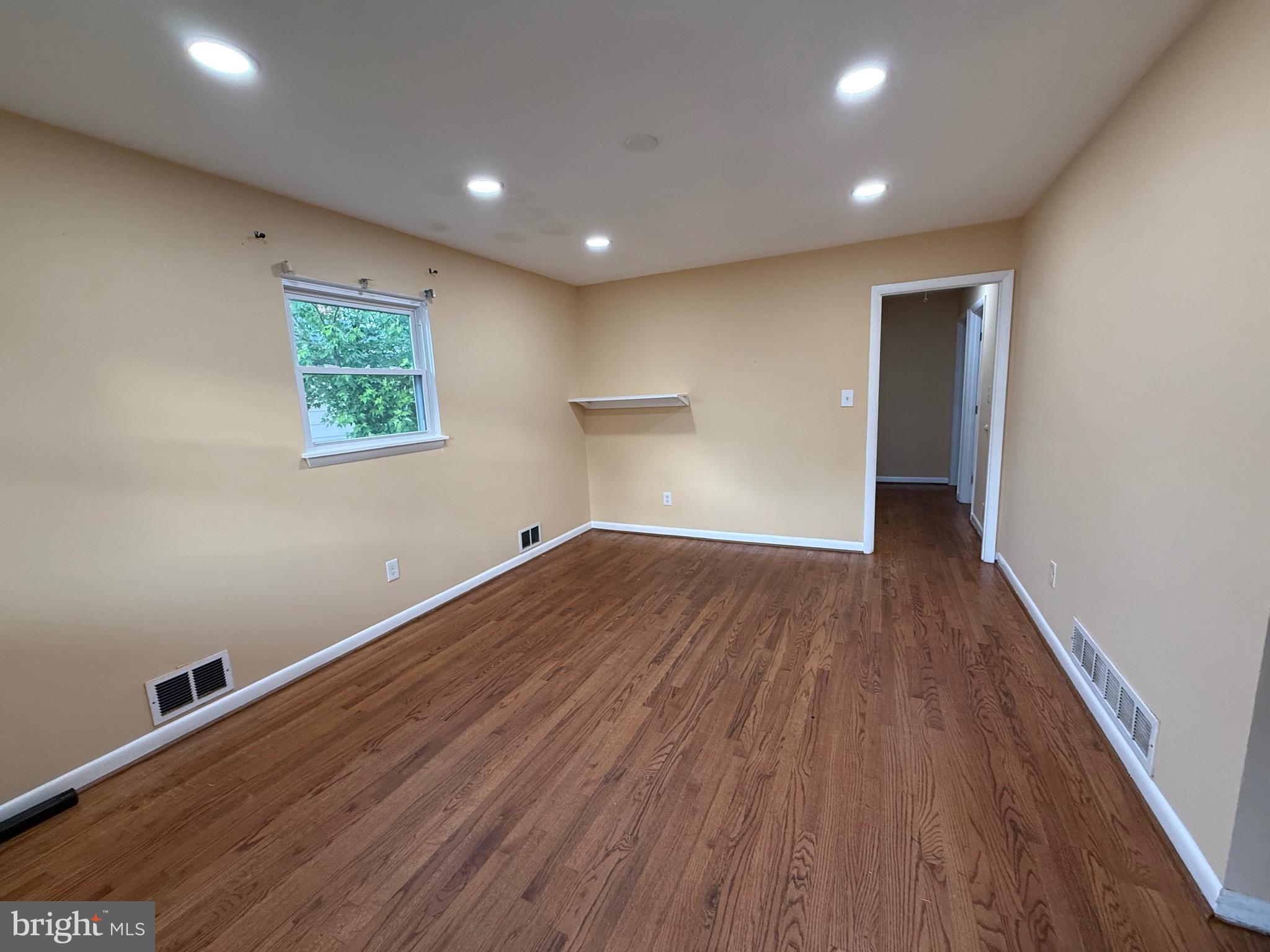 CATONSVILLE MANOR - Residential