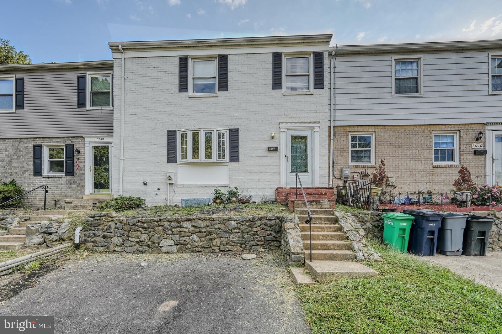 5604 ROLLINS LANE