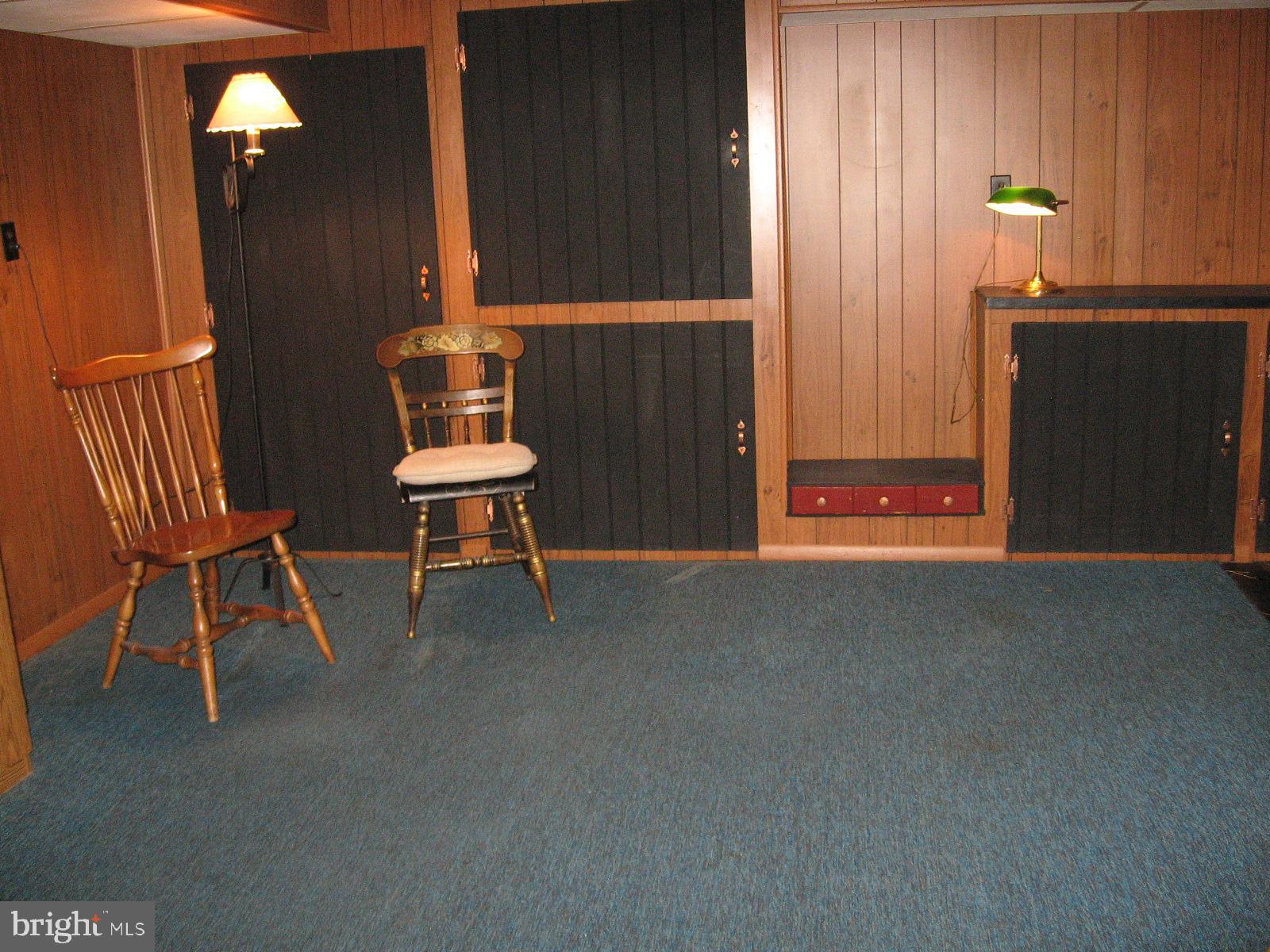 GRAY MANOR - Residential