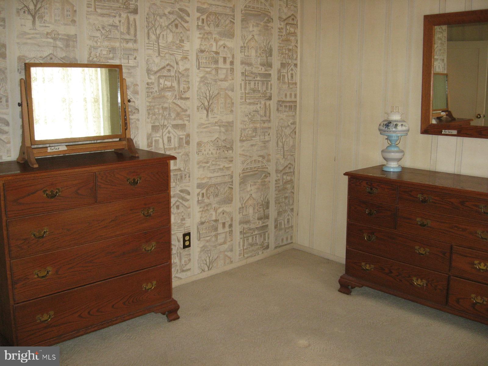 GRAY MANOR - Residential