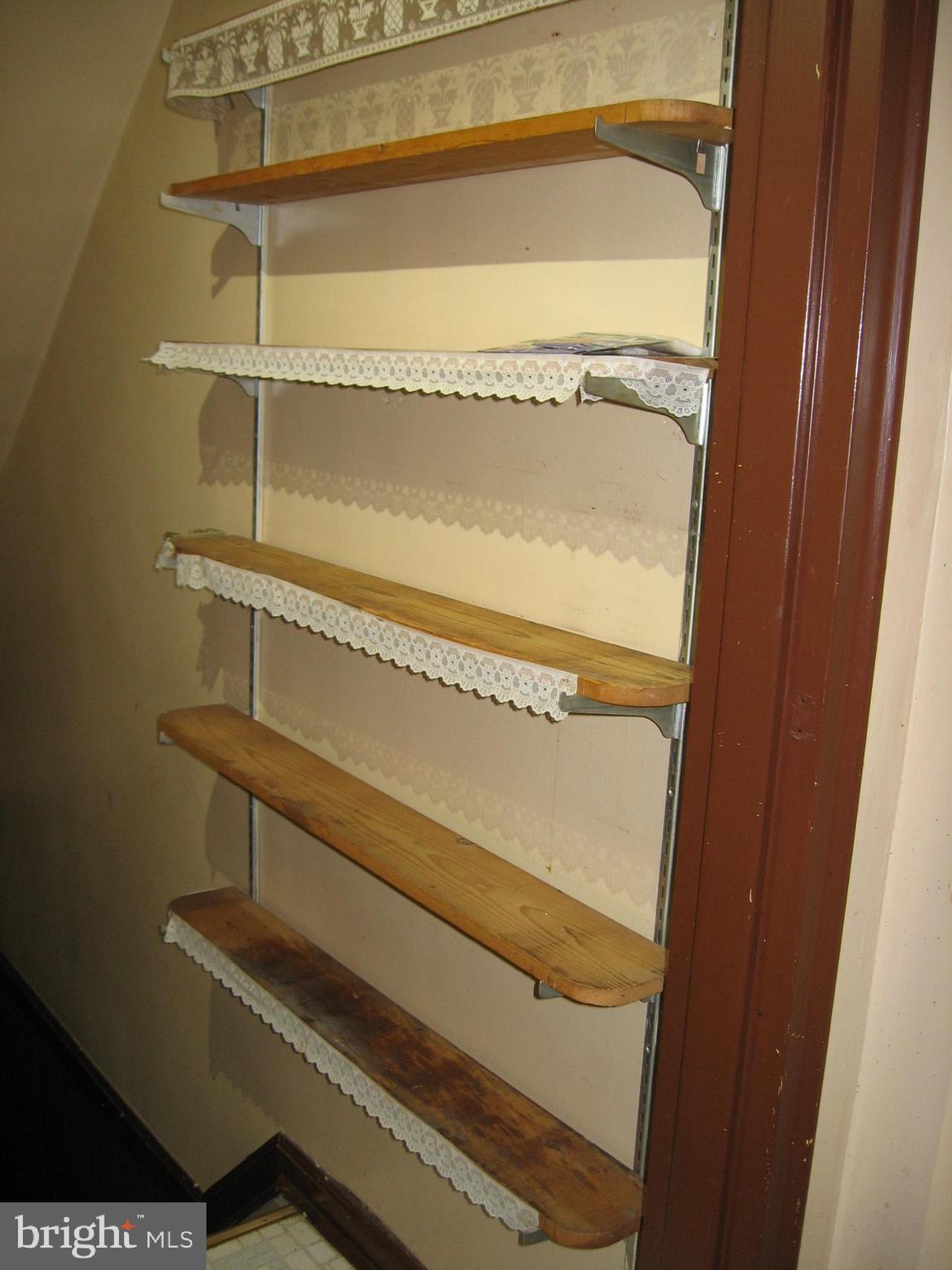 GRAY MANOR - Residential