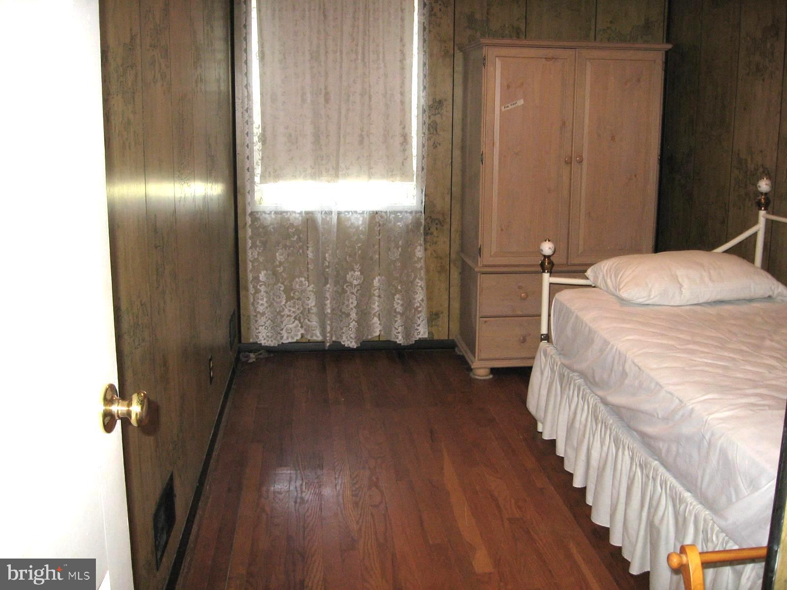 GRAY MANOR - Residential