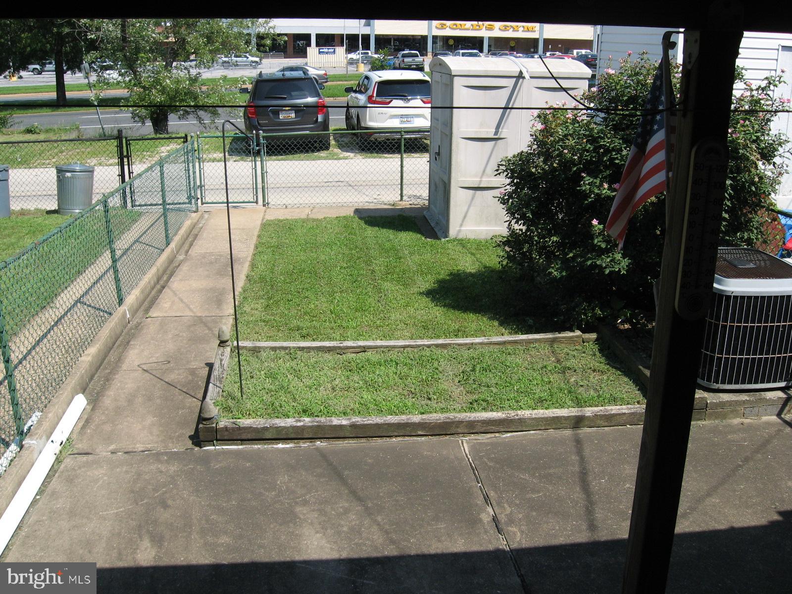 GRAY MANOR - Residential