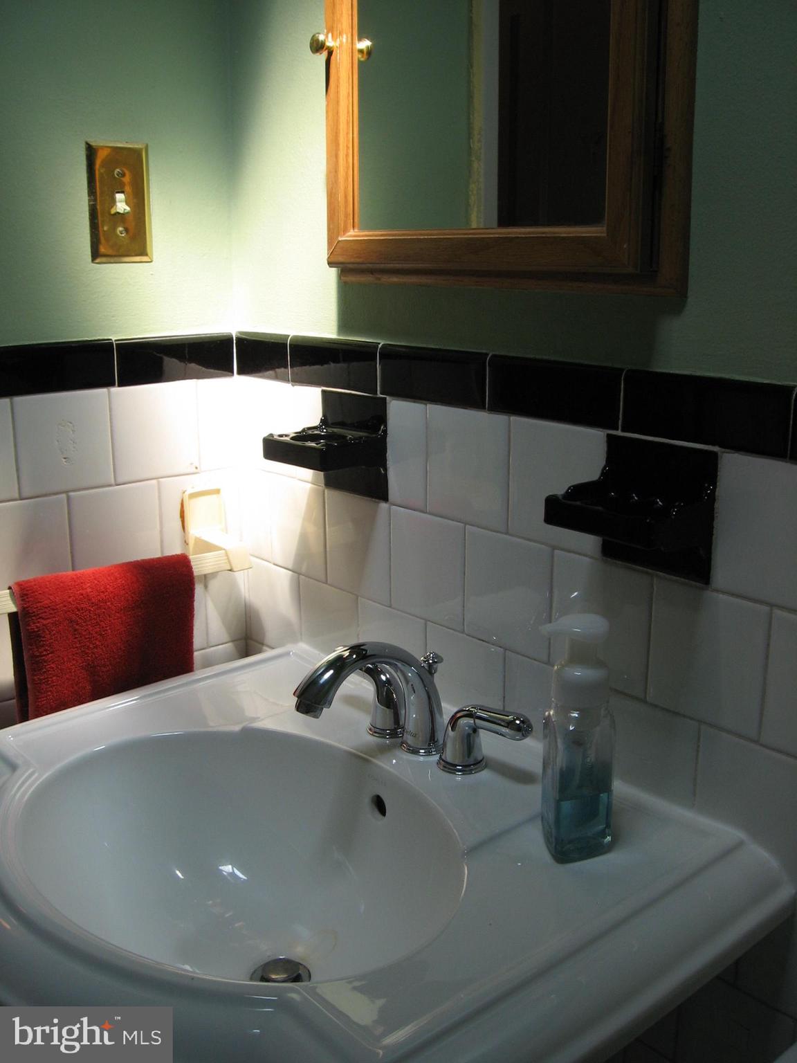 GRAY MANOR - Residential