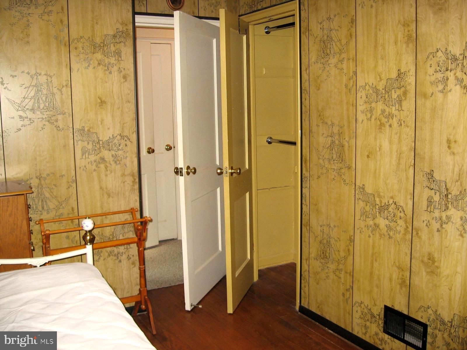 GRAY MANOR - Residential