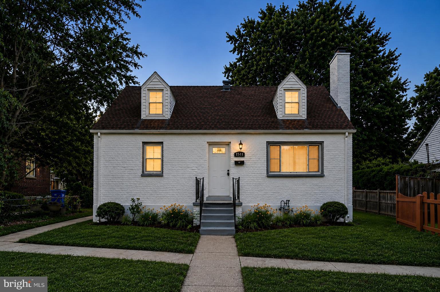 1511 CREST ROAD