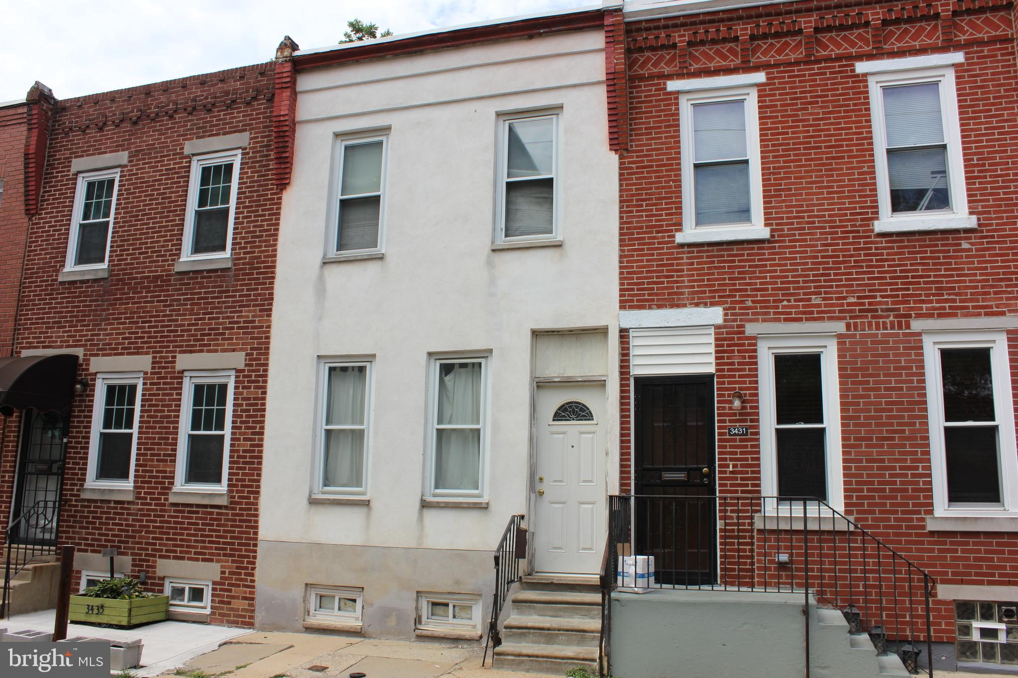 Great opportunity to own or rent this 2-bedroom home in University City area. This home is ready for your ideas or just settle in for comfort. Front foyer entrance leads to a separate living room with ample natural light. Cozy eat in kitchen with wood cabinets and access to a large, fenced backyard. Second floor features 2 good sized bedrooms and full bath. Full unfinished basement provides more storage space. This home is minutes away to Drexel, UPenn, 30th St Station, the Zoo, and downtown. Don’t miss this opportunity in this fast-growing neighborhood..